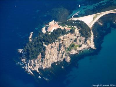 Rigueur budgétaire : De combien de résidences a vraiment besoin le Président ?