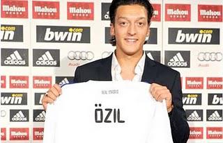 REAL MADRID :özil signe officiellement! REAL MADRID :özil signe officiellement!