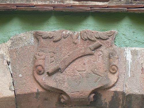 Des emblèmes de tanneurs à Obernai (67)