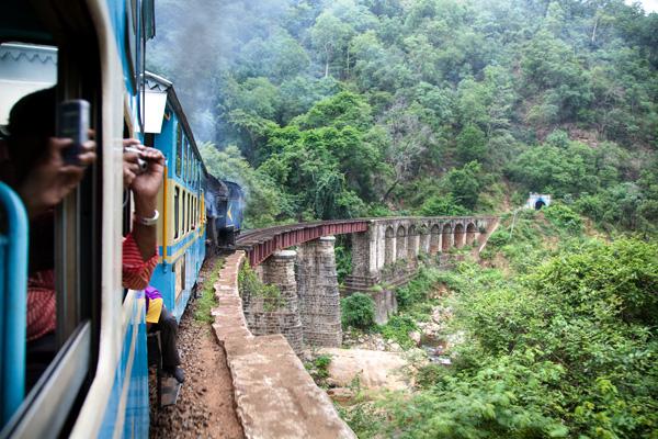 Chemin de fer de montagne des Nilgiri vers Ooty