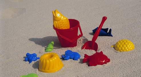 Jouets de sable.