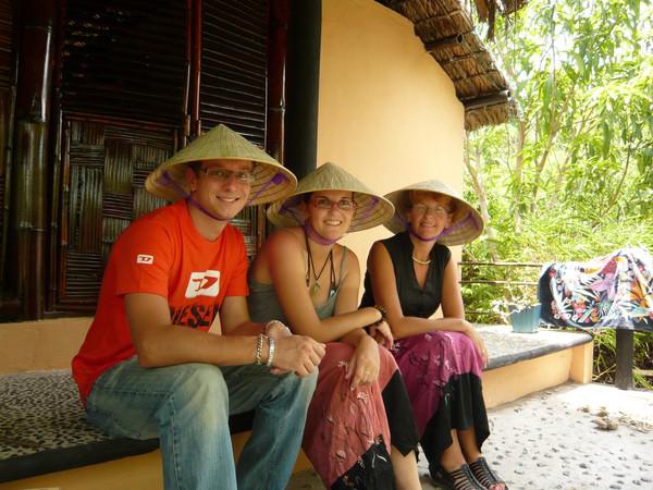   Trois savoyards au Viêt Nàm !!