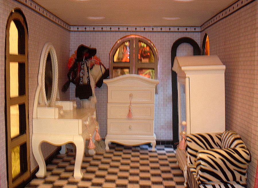 Maison de poupée (de 40cm) en carton: la salle-de-bain (2)