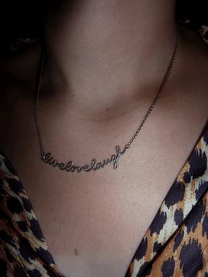 Stéphanie Lotgering: la poupée 50's glacée d'élégance.