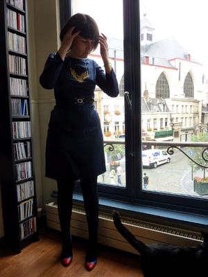 Stéphanie Lotgering: la poupée 50's glacée d'élégance.