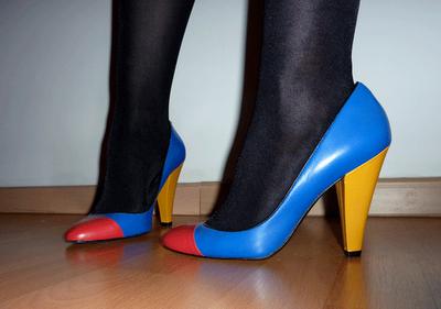 Stéphanie Lotgering: la poupée 50's glacée d'élégance.