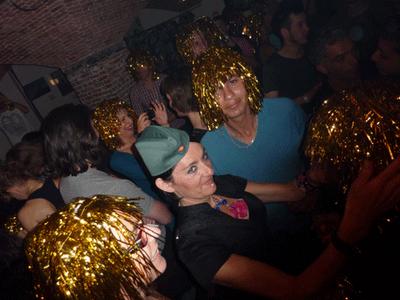 La soeurette qui fait aussi bouger ton corps.