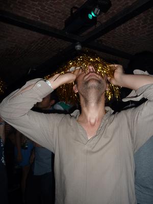 La soeurette qui fait aussi bouger ton corps.