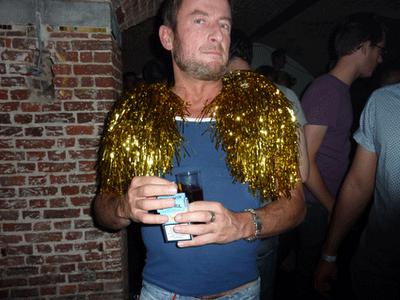 La soeurette qui fait aussi bouger ton corps.