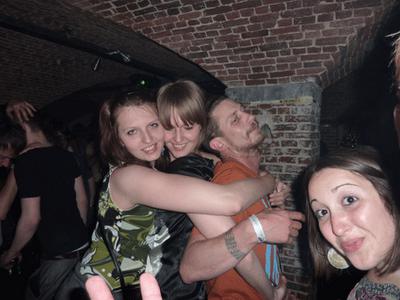 La soeurette qui fait aussi bouger ton corps.