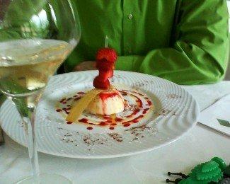 Bonne table en Lorraine (fraises et rhubarbe), mais où ?