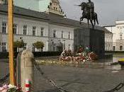 plupart Polonais veulent monument Palais présidentiel