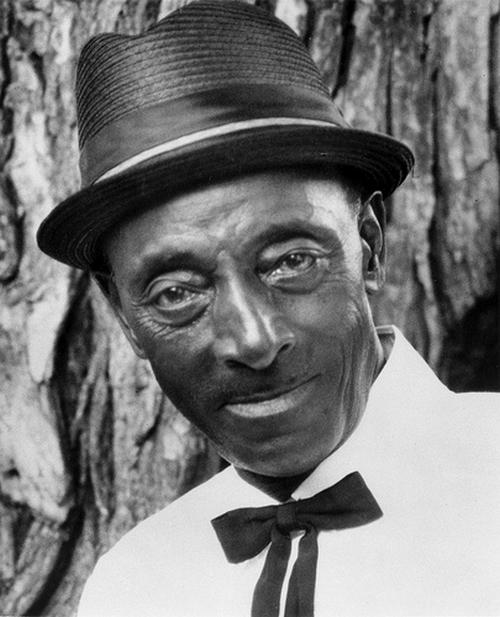 Mississippi Fred McDowell - Fred's Worried Blues (live)