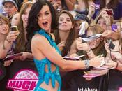 Katy Perry berce fans