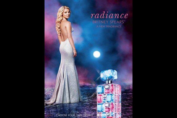 Photo : Britney Spears fait la publicité de son nouveau parfum, Radiance