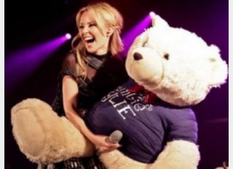 Facebook censure une photo de Kylie Minogue!