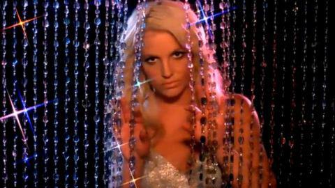 Britney Spears nous présente Radiance, son nouveau parfum (vidéo)