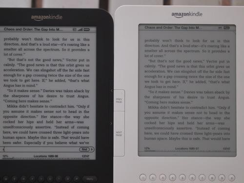 Le Kindle 3 en morceaux, l’écran et le navigateur à la loupe