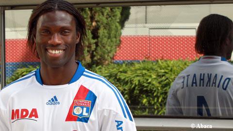 Pape Diakhaté signe à l'OL ... les photos