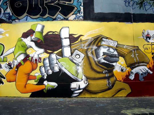 graff à paris : hautencouleurs rue des pyrénnées centre bus lagny 20e, © paule kingleur