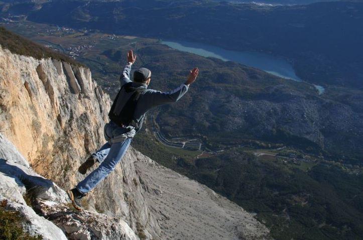 L'IMAGE DU JOUR: Saut de Base Jump