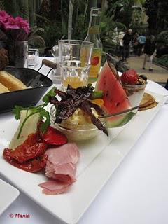 Brunch dans le jardin d'hiver