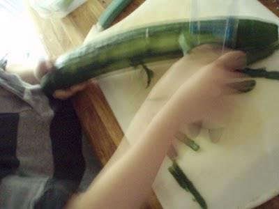 Salade de concombre à l'aneth et sa sauce à l'amande