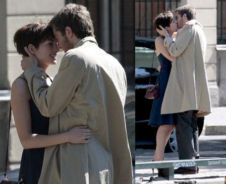 aba9ddd276d51aed_Pictures_of_Anne_Hathaway_Kissing_Jim_Sturgess_Filming_One_Day_in_Paris.jpg