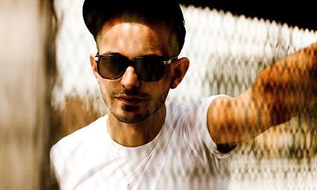 Aeroplane ft. Chromeo: She is a Superstar - Stream
C’est... Aeroplane ft. Chromeo: She is a Superstar - Stream
C’est...