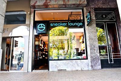 Sneaker lounge