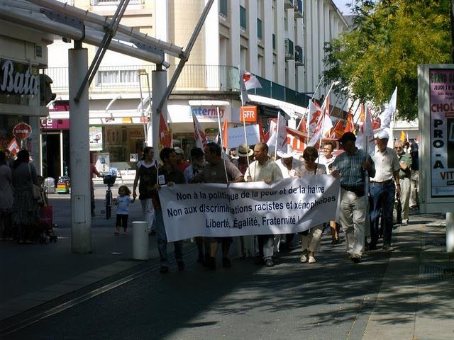 à quelques détails près