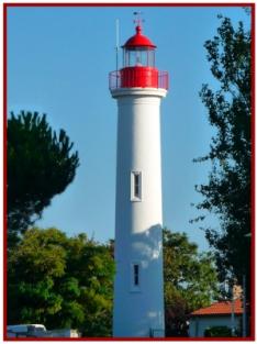 Ça a la forme d’un phare, la couleur d’un phare …