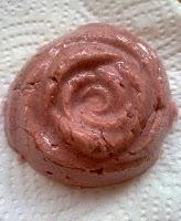 Réalisation d'un shampooing solide, pour cuir chevelu sensible, en forme de rose... 07/06/2010