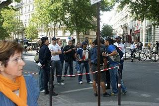 La différence entre un ouvrier et un patron : VIDEO photos pour la Manif contre le racisme d'état du 4 sept 2010 sans commentaires