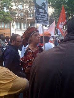 La différence entre un ouvrier et un patron : VIDEO photos pour la Manif contre le racisme d'état du 4 sept 2010 sans commentaires