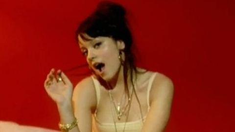 Lily Allen ... A fond derrière Kanye West