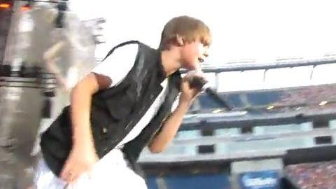 Justin Bieber ... Regardez son hommage en live à Michael Jackson