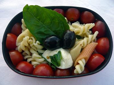 Bento #20 Salade de pâtes Vert Blanc Rouge (et Noir)