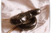 Prix en baisse sur collier rouge, noir et blanc