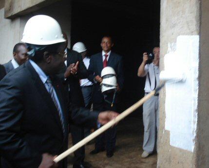 Clobert Tchatat visite les chantiers du Comice agropastoral à Ebolowa