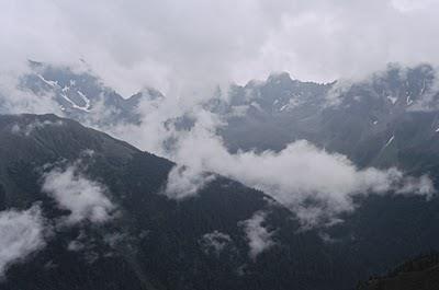 Des cimes, des forêts, le déluge et des hommes (Vallée du Nujiang, 3/?)