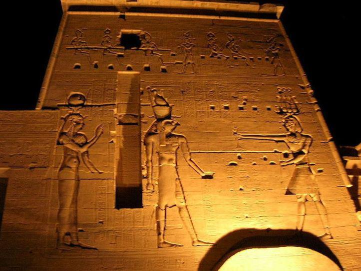 L'IMAGE DU JOUR: Gravures du temple d'Isis