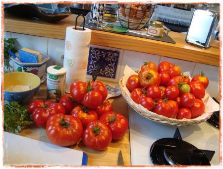 8 septembre 2010, les tomates farcies et l'invitation.....