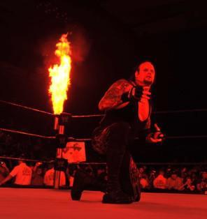 Kane acceptera t'il le défi de Undertaker ?
