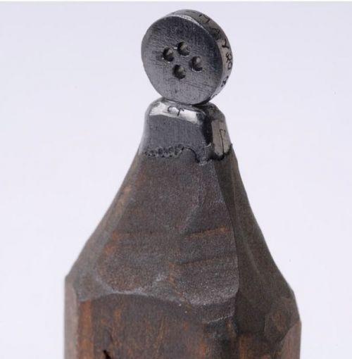 Sculpteur sur mines de crayon