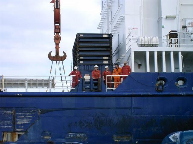 C'EST ASSEZ DIT LA BALEINE...