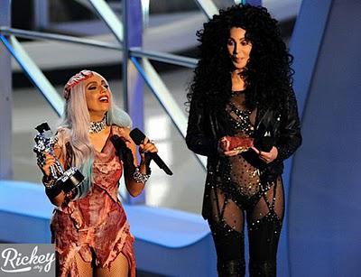 Lady Gaga remet ça : une robe de viande aux Video Music Awards de MTV -  Paperblog