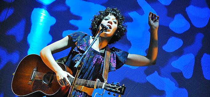 Madjo sort un album qui papillonne