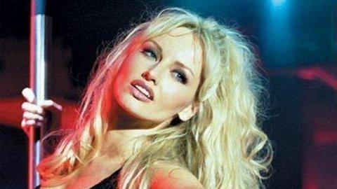 Bon anniversaire à ... Adriana Karembeu, Stéphane Rousseau et Mathieu Bastareaud