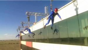 intel base bump 300x170 Le jingle dIntel joué par des employés en base jump 